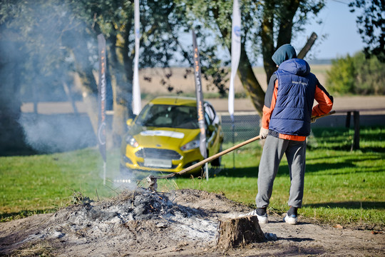 „IššŪKIS kaime“ finalas: lenktynės kukurūzų labirinte ir maudynės ledinėje upėje