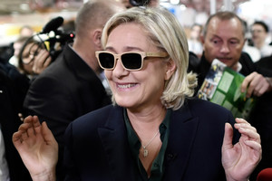 Prancūzijos filosofas: M. Le Pen laimės, nes žmonėms neberūpi, ar politikai meluoja