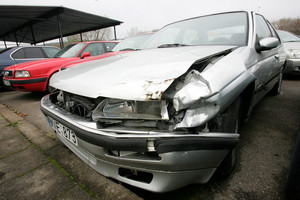 Į avariją pateko automobilis su vasarinėmis padangomis. Kas liks kaltas?