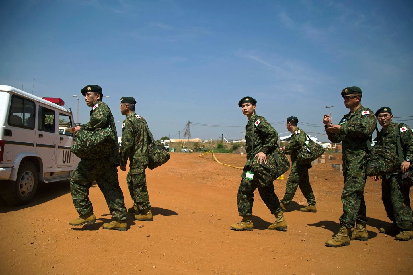 Pietų Sudane pirmadienį nusileido Japonijos karinių pajėgų kontingentas.<br>AFP/Scanpix nuotr.