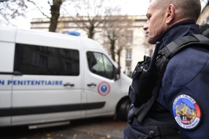 Prancūzija skelbia užkirtusi kelią naujam išpuoliui, suimti įtariamieji