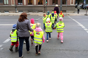 Spręs, ar skirti po 100 eurų visiems eilėje laukiantiems darželinukams