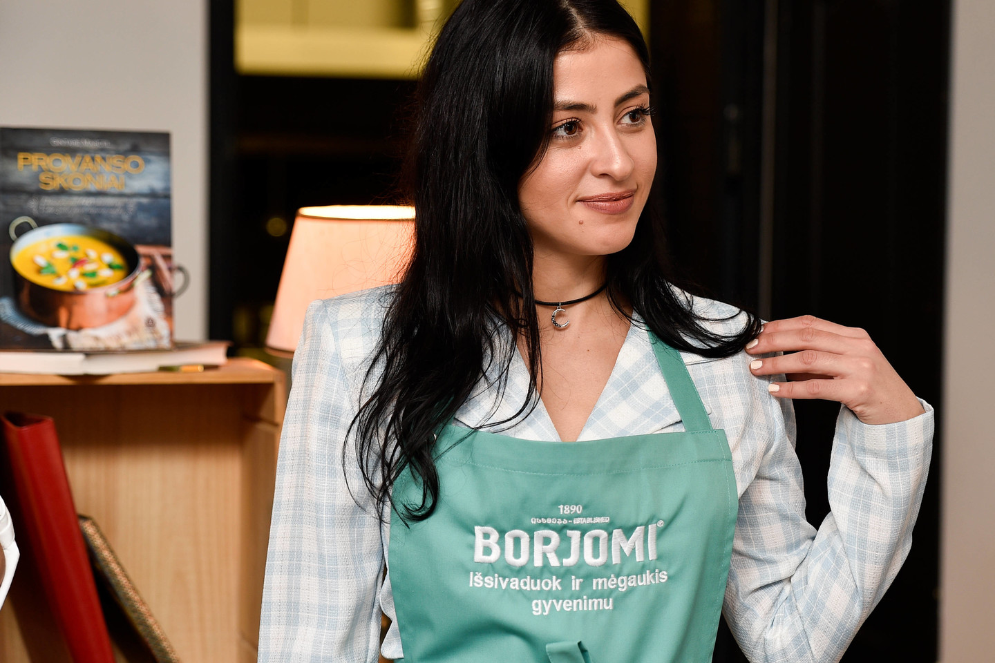 Dainininkė Šorena Džaniašvili prisipažino, kad galėtų chačapurį valgyti kasdien.<br>V.Ščiavinsko nuotr.