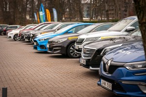 „Metų automobilio“ konkursas įsibėgėja – prasidėjo bandymų stovykla