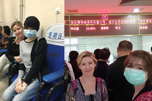 Kraujo vėžį įveikusios merginos šeima dėkoja geriems žmonėms už stebuklą