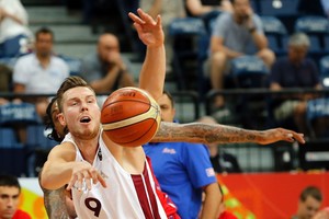 Per Padėkos dieną – „Spurs“ latvio pastangos NBA čempionate įveikti „Bucks“