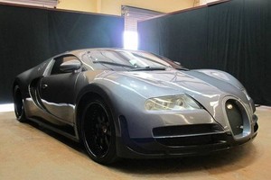 Dailus „Bugatti Veyron“ apsimetėlis vilioja superautomobilių gerbėjus