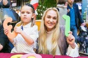 Indrei Stonkuvienei dukra padėjo išrinkti geriausią Kalėdų Senelį