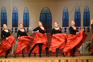 Mažame miestelyje gimsta ambicingi scenos kūriniai