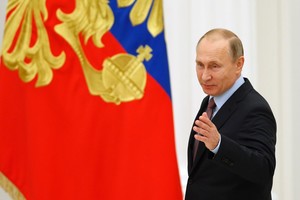 Abipus Atlanto buriasi nauja V.Putino draugų koalicija