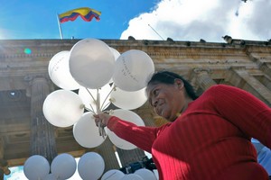 Kolumbijos Kongresas ratifikavo taikos sutartį su FARC