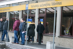 Vairuotojai sutrikę: „Regitra“ negali išduoti vairuotojo pažymėjimų