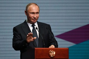 JAV nacionalistus apžavėjo V. Putino burtai: „Jis gina Vakarų vertybes“