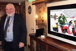 Iš Anglijos į Lietuvą dviračiu atmynusiam lietuviui – svajonių skrydis lėktuvu