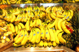 Bananus pirkęs vyras atsidūrė reanimacijoje: pajuto staigų skausmą