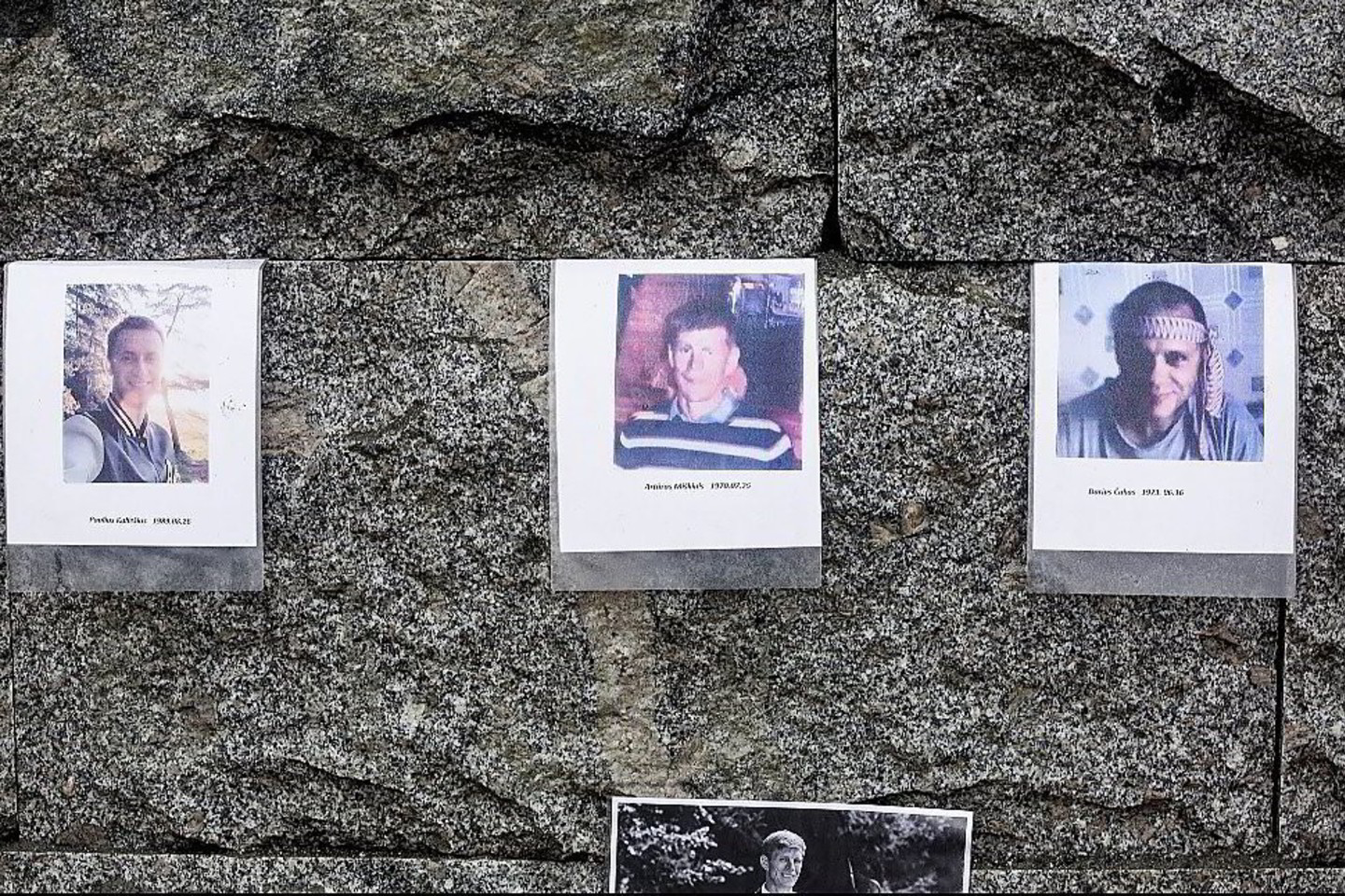 Nepaisant to, kad nelaimė įvyko lapkričio 10 dieną, žuvusių darbininkų iš Lietuvos paieška buvo tęsiama. Prieš tai aptiktas traktorius, žuvusiųjų daiktų.