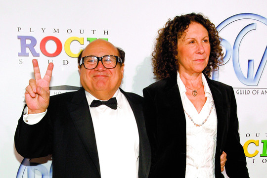 72 metų aktorių Danny DeVito dėl neištikimybės palieka žmona