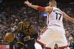 Jonas Valančiūnas toliau blaškosi, „Raptors“ krito prieš NBA čempionus