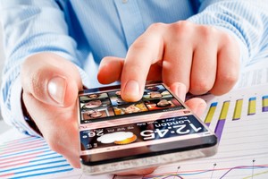 „Samsung“ kirs iš peties: „Galaxy S8“ laukia kardinalūs pokyčiai