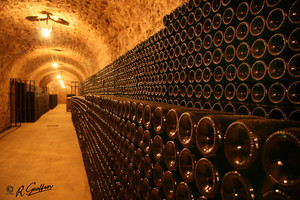 Lietuvoje parduodamas šampanas stebina užsieniečius