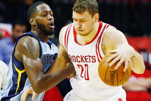 Prasitarta, kodėl D. Motiejūnas spjauna į „Rockets“ sutartį: nori premijų