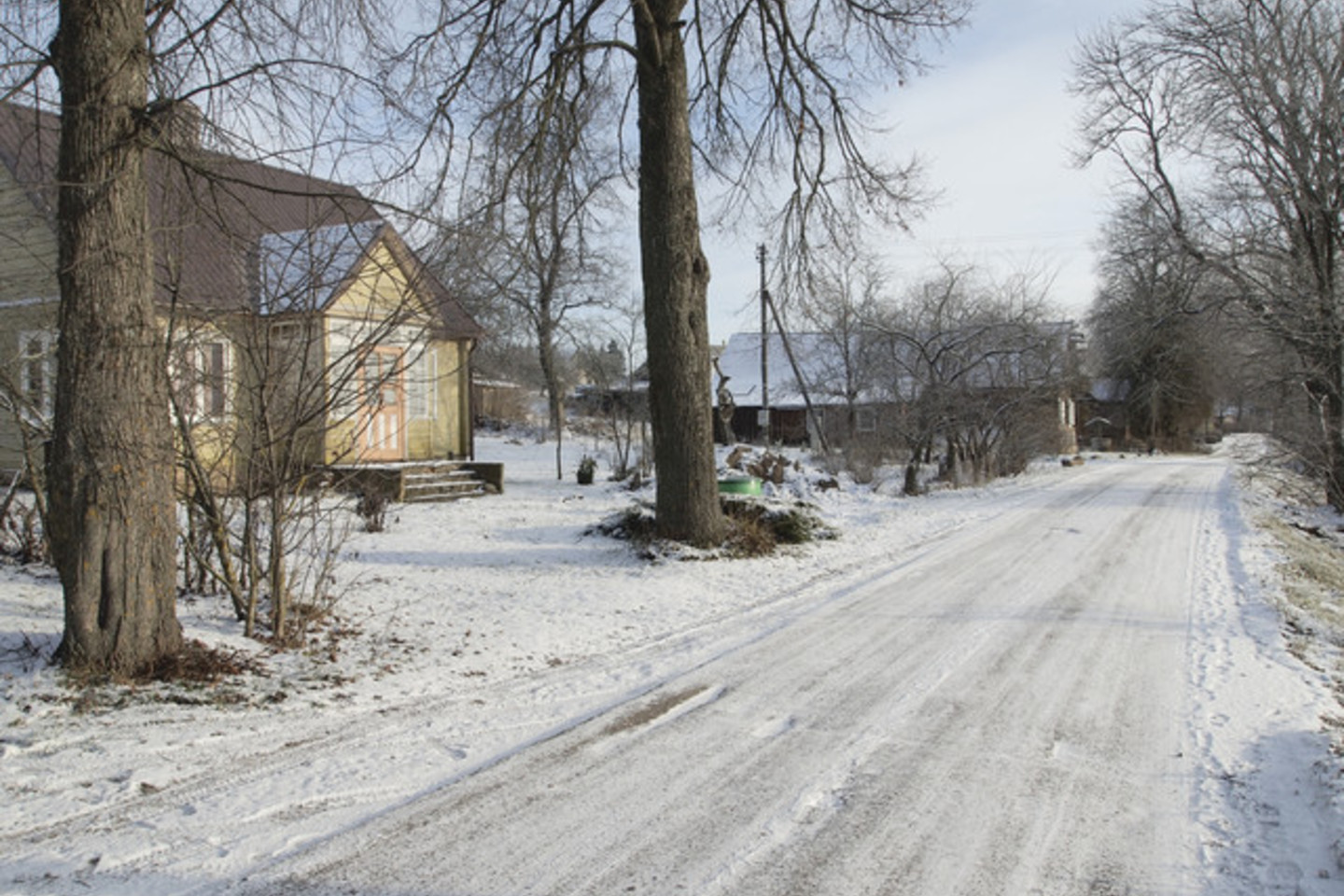 Atokesnėse kaimo vietovėse gyvenantiems žmonėms sumokėti komunalinių mokesčius, užsisakyti laikraščio prenumeratų ar įsigyti reikalingų buities reikmenų neiškėlus kojos iš namų pagelbsti kone kasdien į duris pasibeldžiantis laiškininkas.