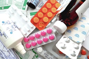 Nuo vaistų kainų jau net ir nesergantiems galvas skauda