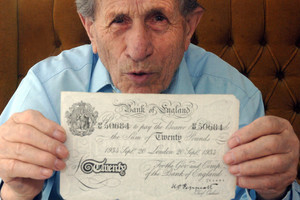 Mirė nacių koncentracijos stovykloje pinigus klastojęs Adolfas Burgeris