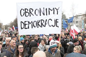 Lenkijos valdžia siautėja toliau: užsimojo apriboti protesto laisvę