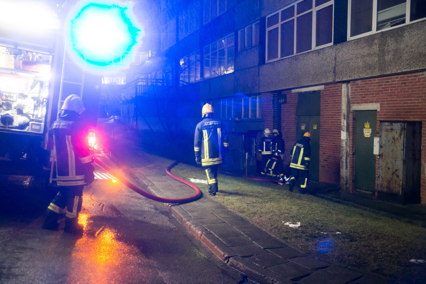 Kariuomenės šaudykloje Vilniuje kilo gaisras, evakuota 40 žmonių.
