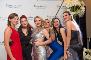 Kauniečiai skėlė: aukso kvietimai atviliojo į svaiginantį restorano atidarymą