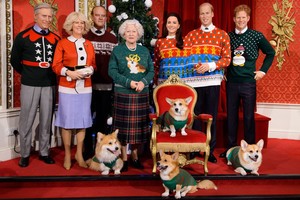 Kalėdiniais megztukais papuošta britų karališkoji šeima privers nusišypsoti