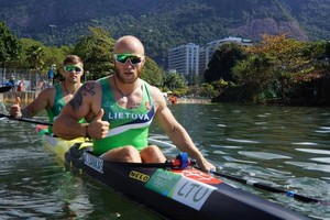 Rio de Žaneiro olimpiečiai irklus iškeitė į knygas