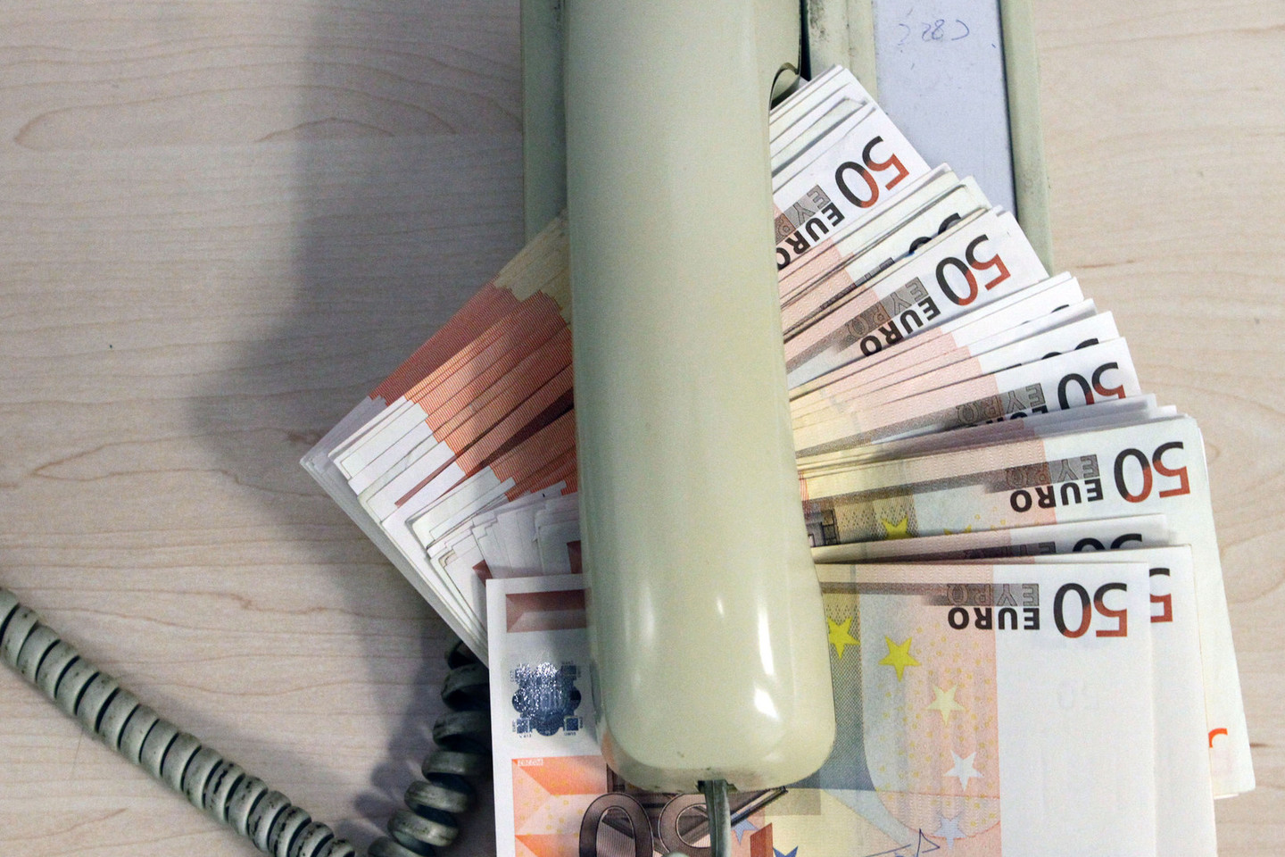 Naivi kaunietė „banko darbuotojams“ dovanojo 15 000 eurų.