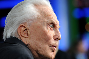 Holivudo legenda Kirkas Douglasas atšventė 100-tąjį gimtadienį