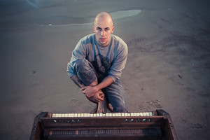 V. Bareikis dalyvaus „Eurovizijoje“: „Konkurentų sąrašas nerūpi, vis tiek laimėsiu aš“