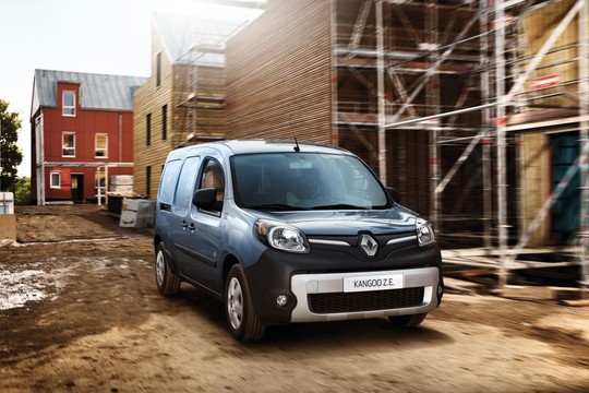 Elektrinis „Renault“ furgonas galės įveikti gerokai didesnį atstumą