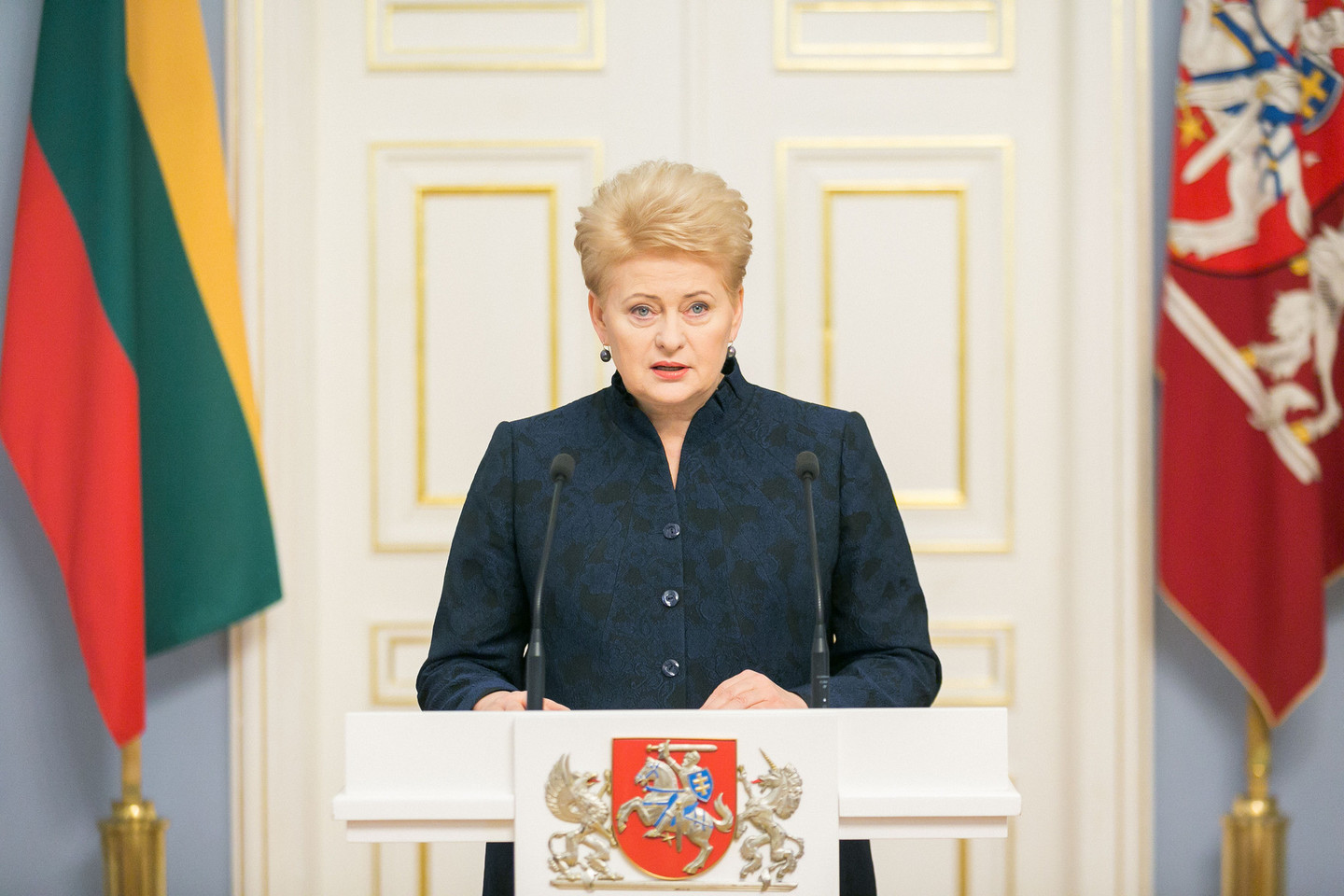 Prezidentė Dalia Grybauskaitė sako, jog Seimo praėjusią savaitę priimtos Civilinio kodekso pataisos dėl viešų asmenų garbės ir orumo įžeidimo gali pažeisti žodžio laisvę.