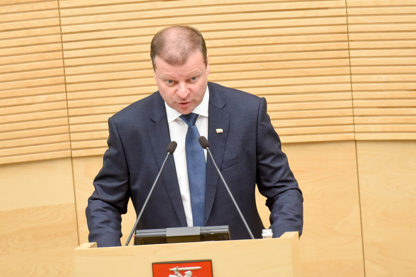 Jeigu Seimas pritars programai, premjeras S.Skvernelis su ministrais prisieks ir pradės eiti pareigas.