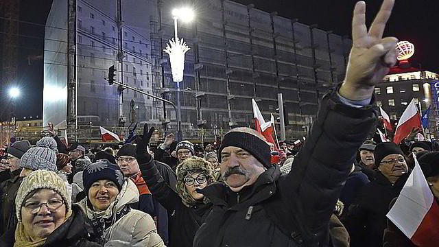 Lenkijoje protestuotojai valdžios sprendimus lygina su komunizmu