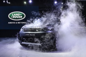 Vilniuje pristatytas prabangus „Land Rover Discovery“ visureigis
