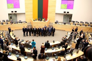 Apklausos rezultatai: išaugo pasitikėjimas Seimu ir Vyriausybe