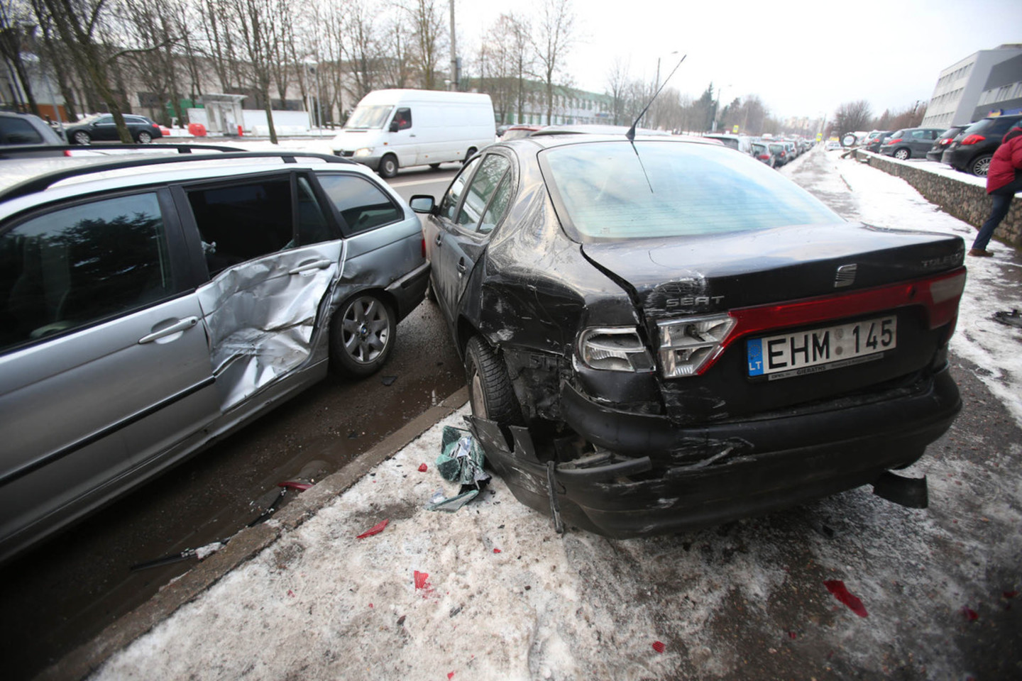 Kaune ketvirtadienį Statybininkų gatvėje per avariją sužeisti du žmonės.