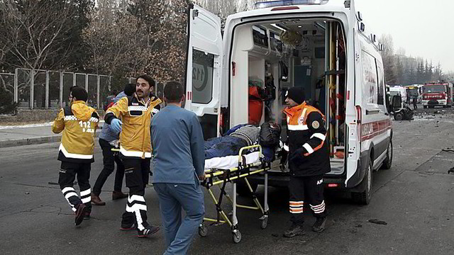 Sprogmenų prikrautas automobilis Turkijoje nusinešė 13 karių gyvybes