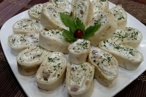 Lavašo suktinukai su silke: tokių dar neteko ragauti