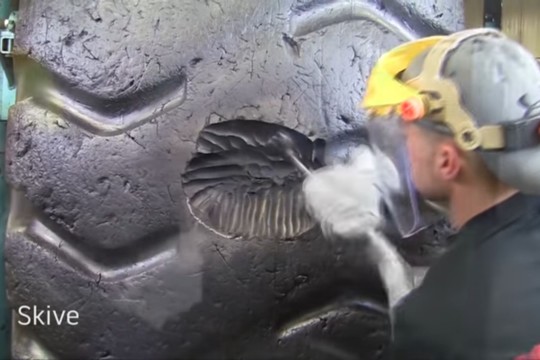 Neįtikėtinas darbas: štai kaip lopoma gigantiška padanga