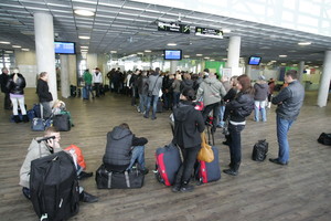 Lietuviai emigruoja dėl neteisybės, likusiems gimdyti vaikus – per brangu