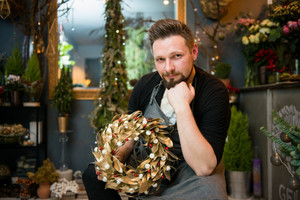 Floristo Andriaus Plindino patarimai, kaip stilingai papuošti eglutę