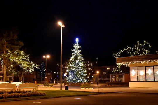 Neringa pasipuošė šventėms ir jau laukia svečių