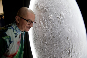 Anšlagas! Į Žilvino Kempino parodą „Vartuose“ suplūdo daugybė žmonių